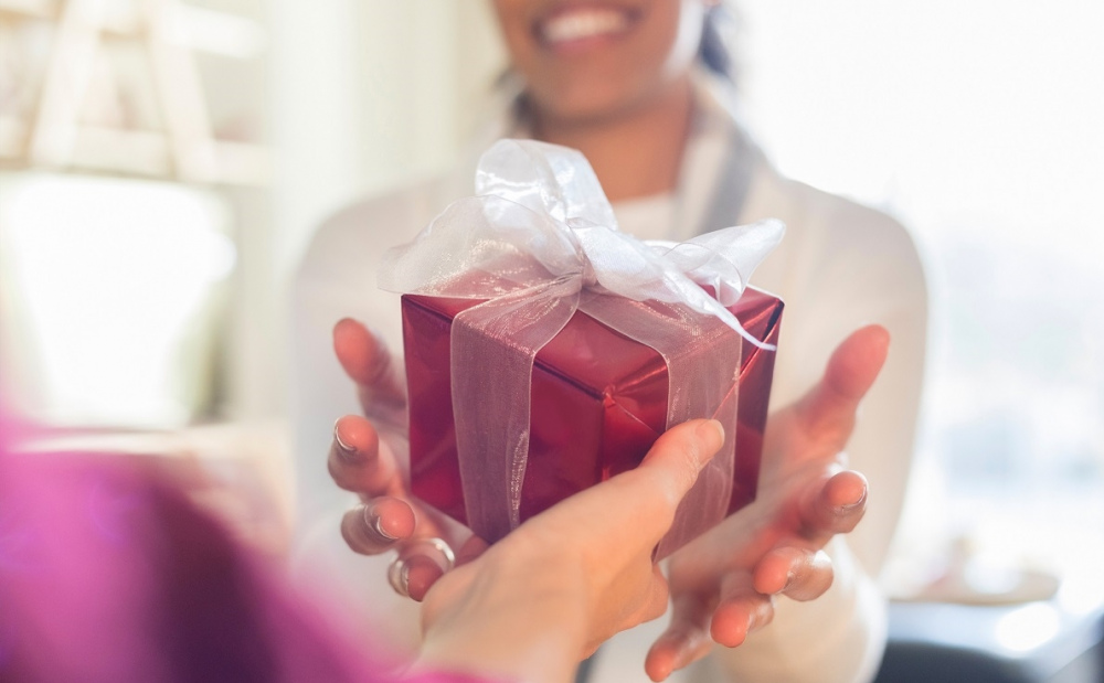 fter you have learned the art of giving and receiving gifts, you should prepare a suitable gift for your loved ones. If you are abroad and want to send gifts to your loved ones in Iran, Shahrekado is ready to serve and help your loved ones in this field.